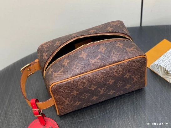 Aaa replica bags LOUIS bag-23*13*12CM DOPP LOCKER KIT VUITTON 0822